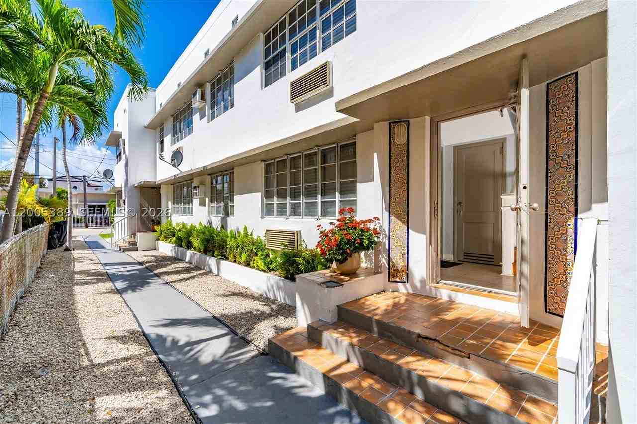7633 Dickens Ave #2