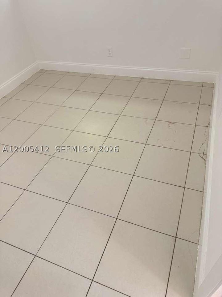 1942 Adams St #1944 - Photo 6 of 6