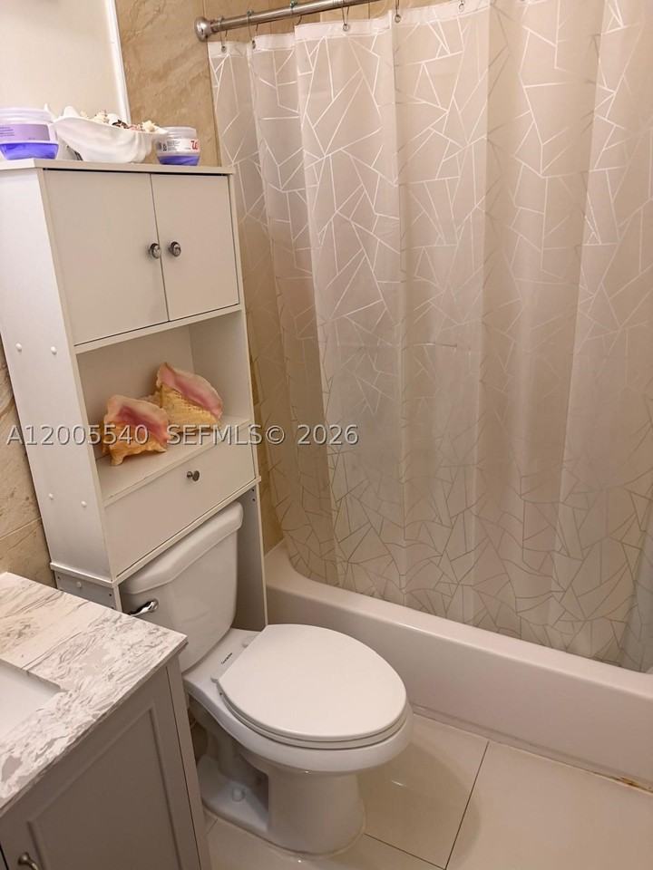 2835 Sw 37th Ct #1 - Photo 4 of 5