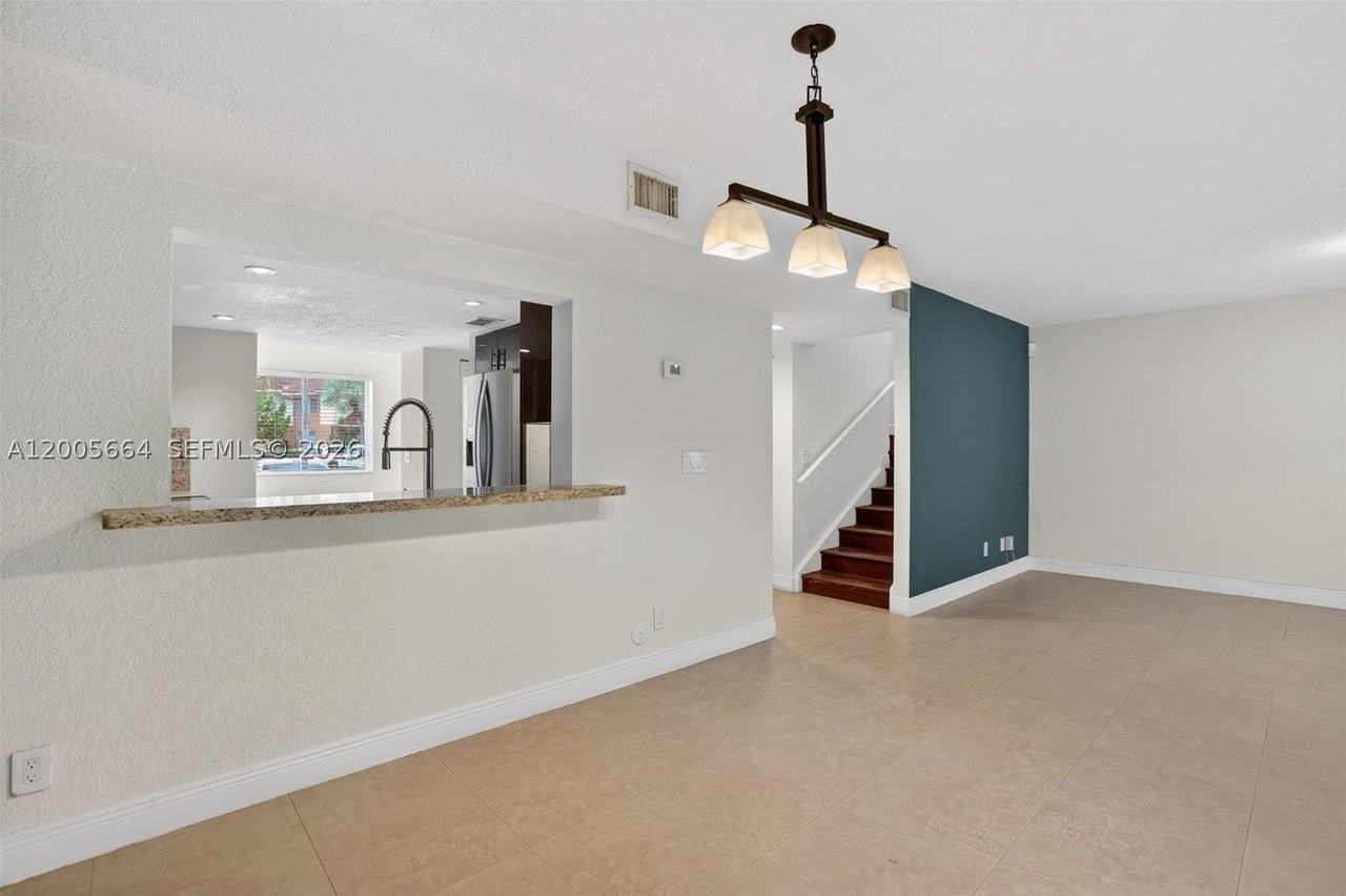 845 Nw 91st Ter #845 - Photo 6 of 33