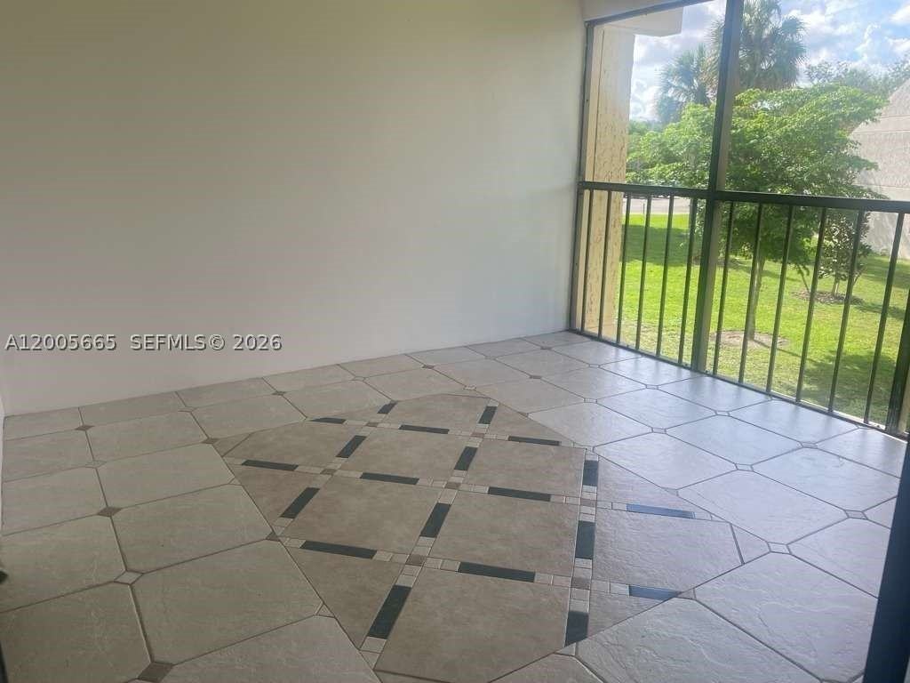 220 Lakeview Dr #203 - Photo 3 of 16