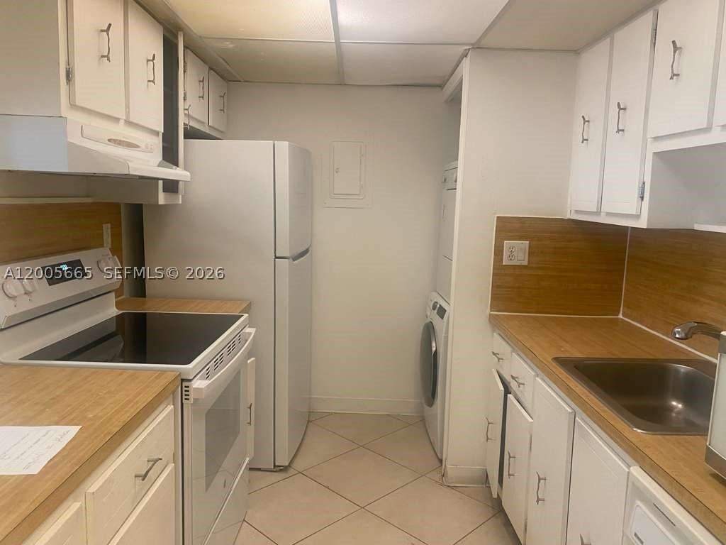220 Lakeview Dr #203 - Photo 4 of 16