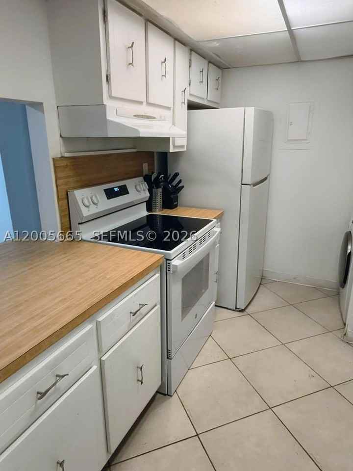 220 Lakeview Dr #203 - Photo 6 of 16