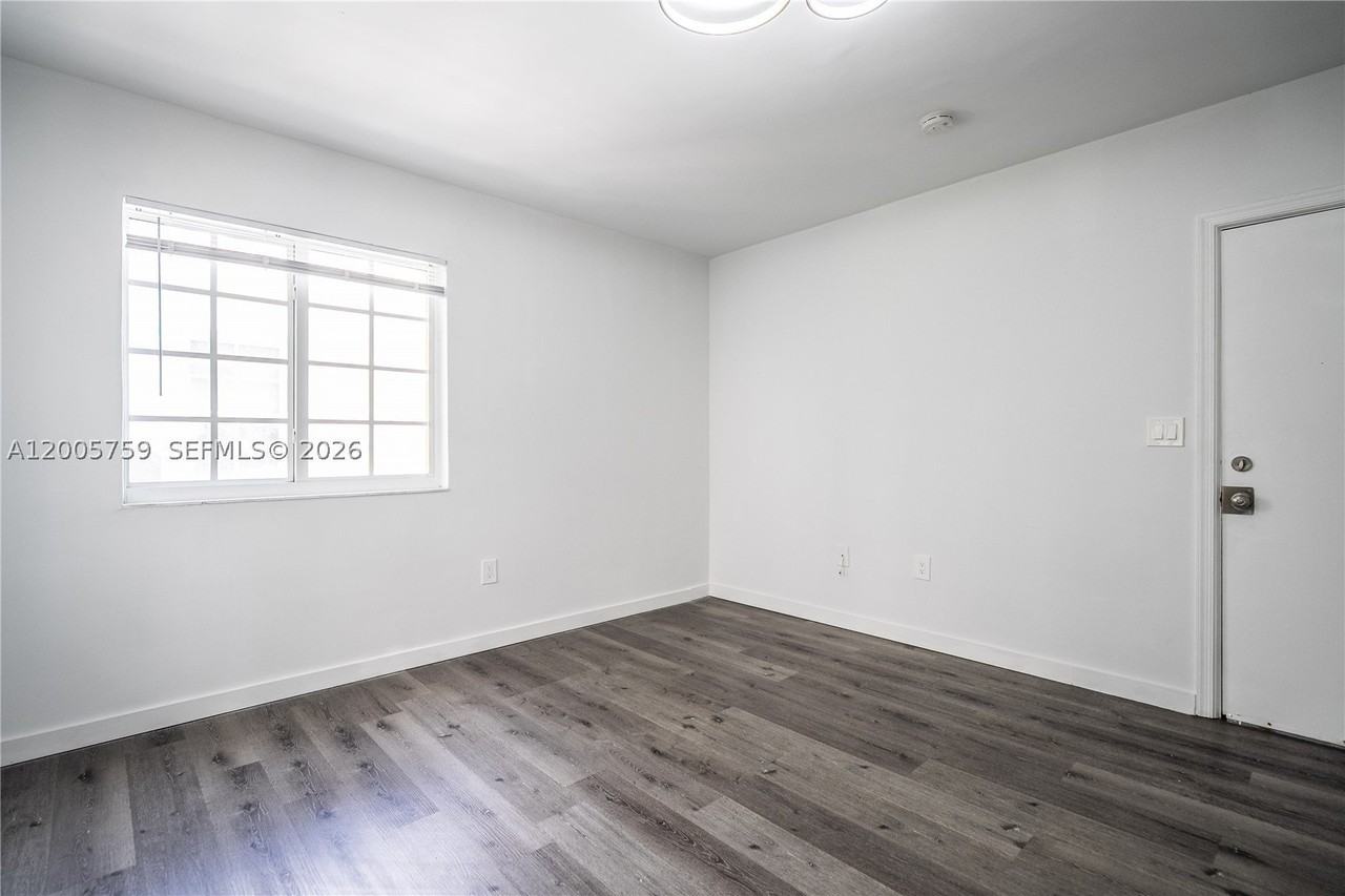 920 Pennsylvania Ave #206 - Photo 5 of 10