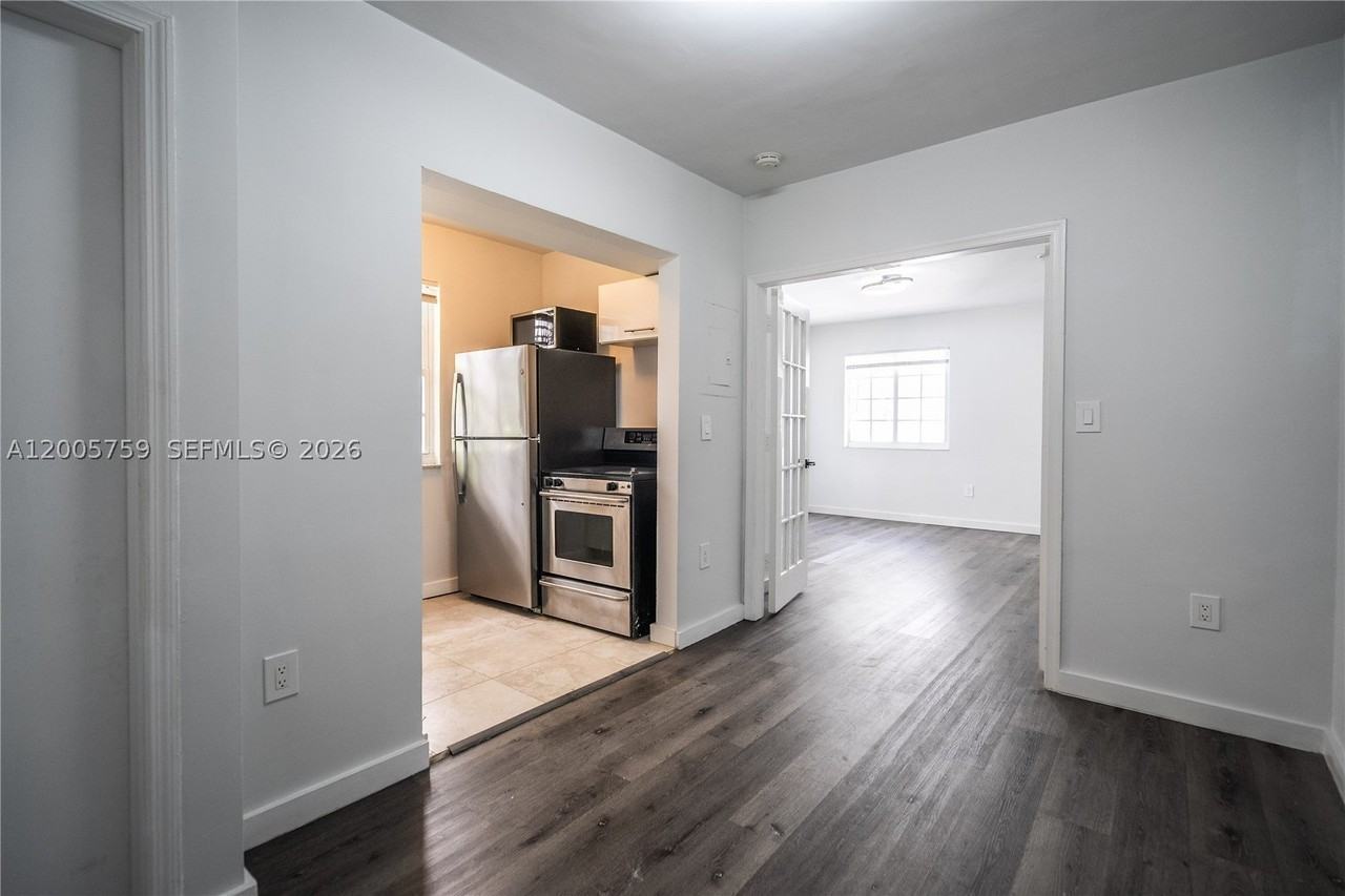 920 Pennsylvania Ave #206 - Photo 7 of 10