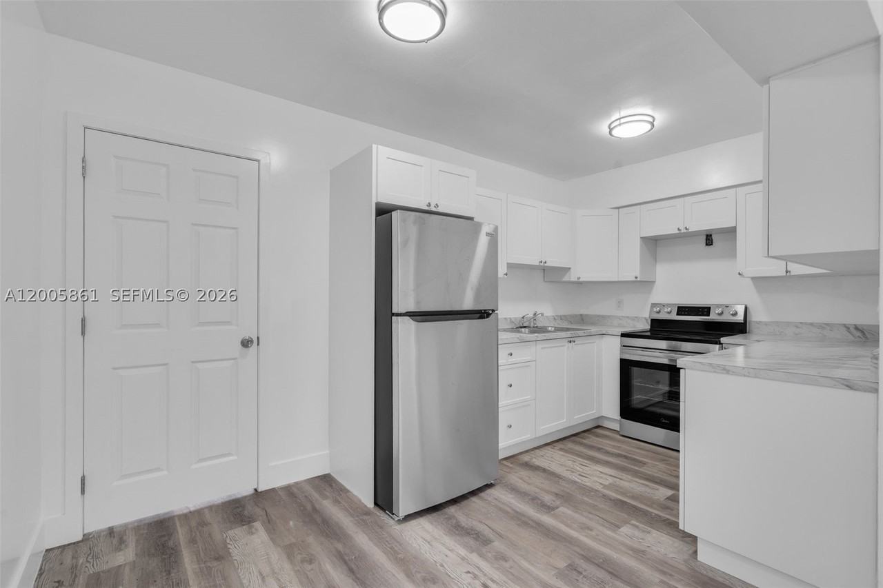 265 Ne 55th Ter #1 - Photo 7 of 21
