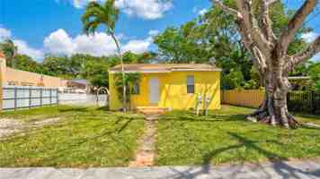 featured image of 1085 Ne 128th St #FRONT