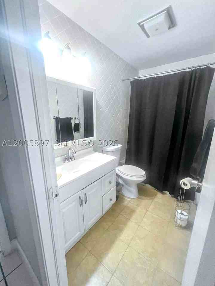 4259 Royal Banyan Way #B - Photo 6 of 16