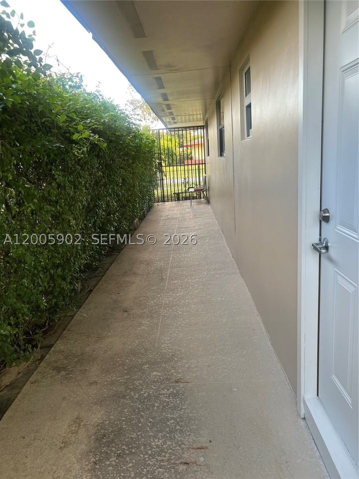 9945 Sw 164th Ter #1 - Photo 4 of 8