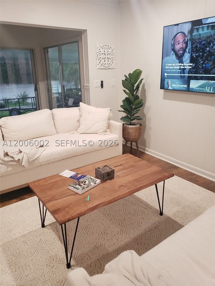 2111 2111 Waylife CT - Photo 4 of 17