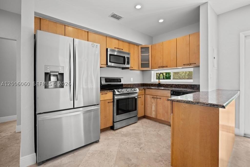 11222 Ne 9th Ave - Photo 4 of 14
