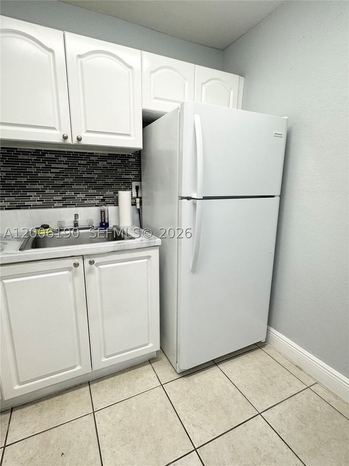 9405 Sw 76th St #Y32 - Photo 3 of 13
