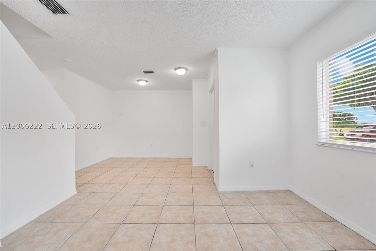 13909 Sw 178th St #1 - Photo 5 of 26