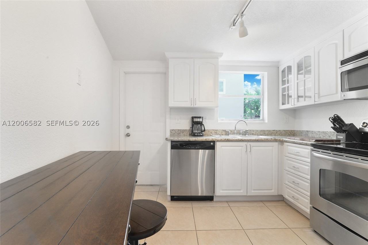 1142 99th St #24 - Photo 6 of 15