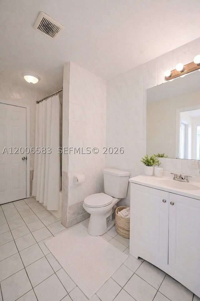3896 Nw 207th St #1 - Photo 7 of 17