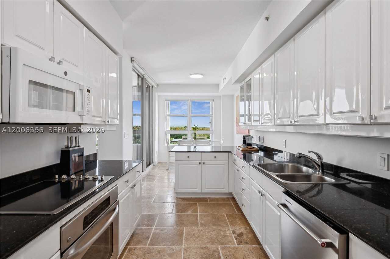 747 Crandon Blvd #PH10 - Photo 6 of 50