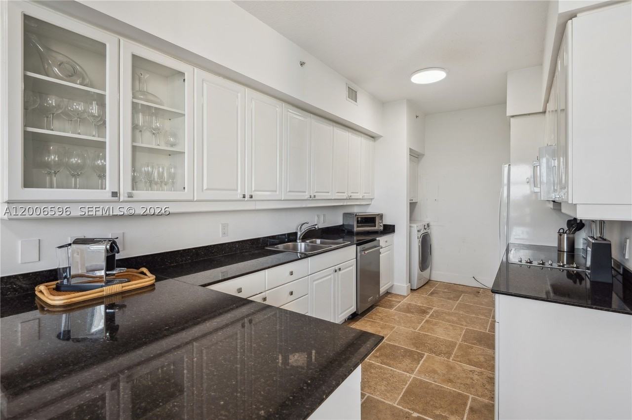 747 Crandon Blvd #PH10 - Photo 7 of 50