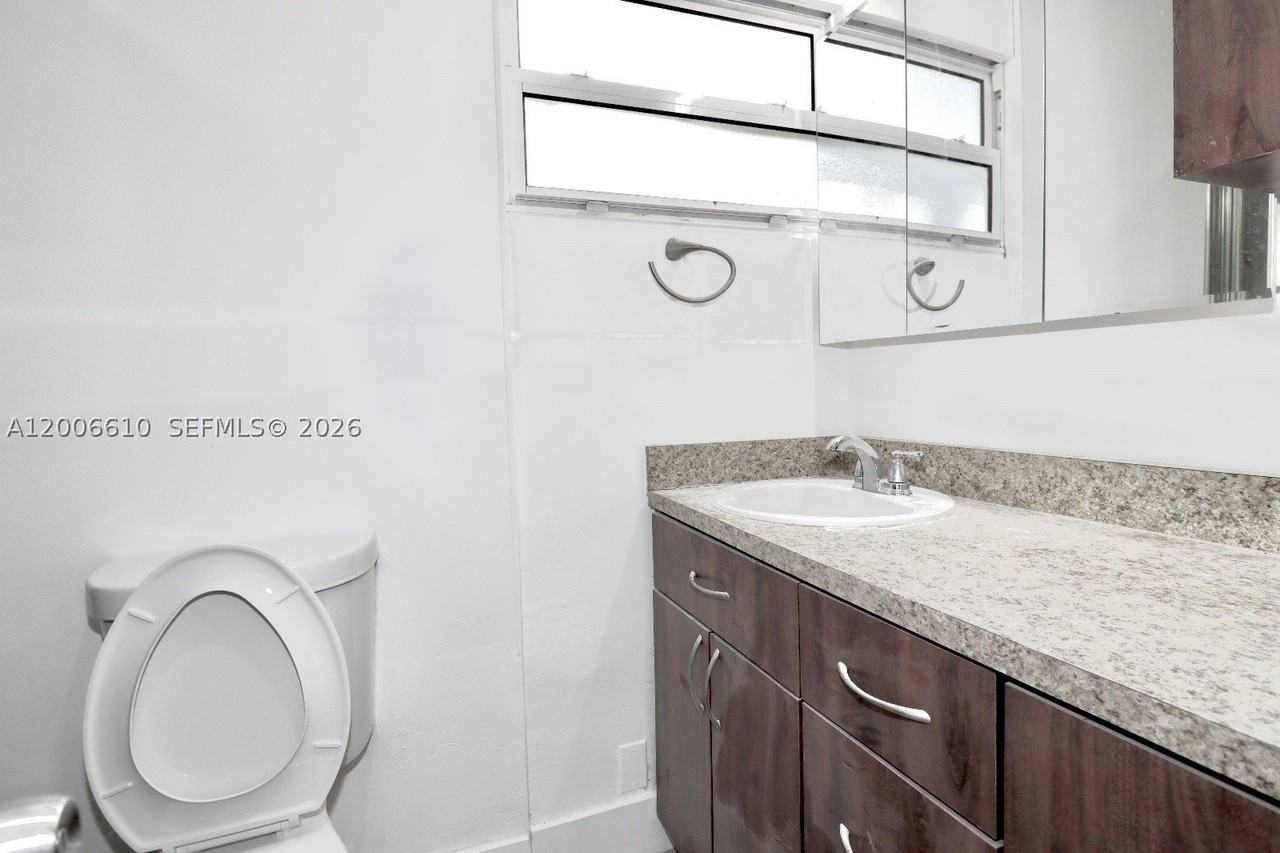 2806 Taylor St #0 - Photo 7 of 8