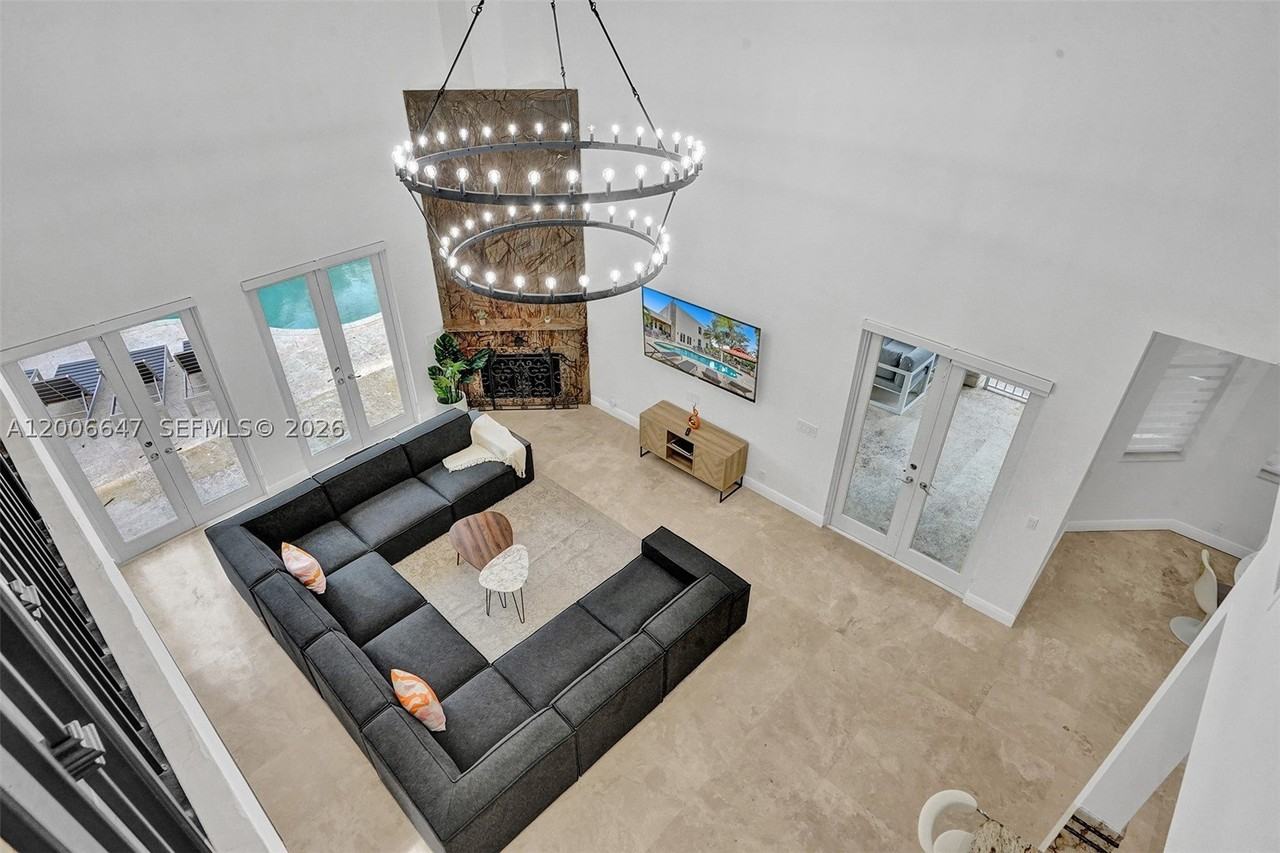 1430 Nw 114th Ave - Photo 4 of 50