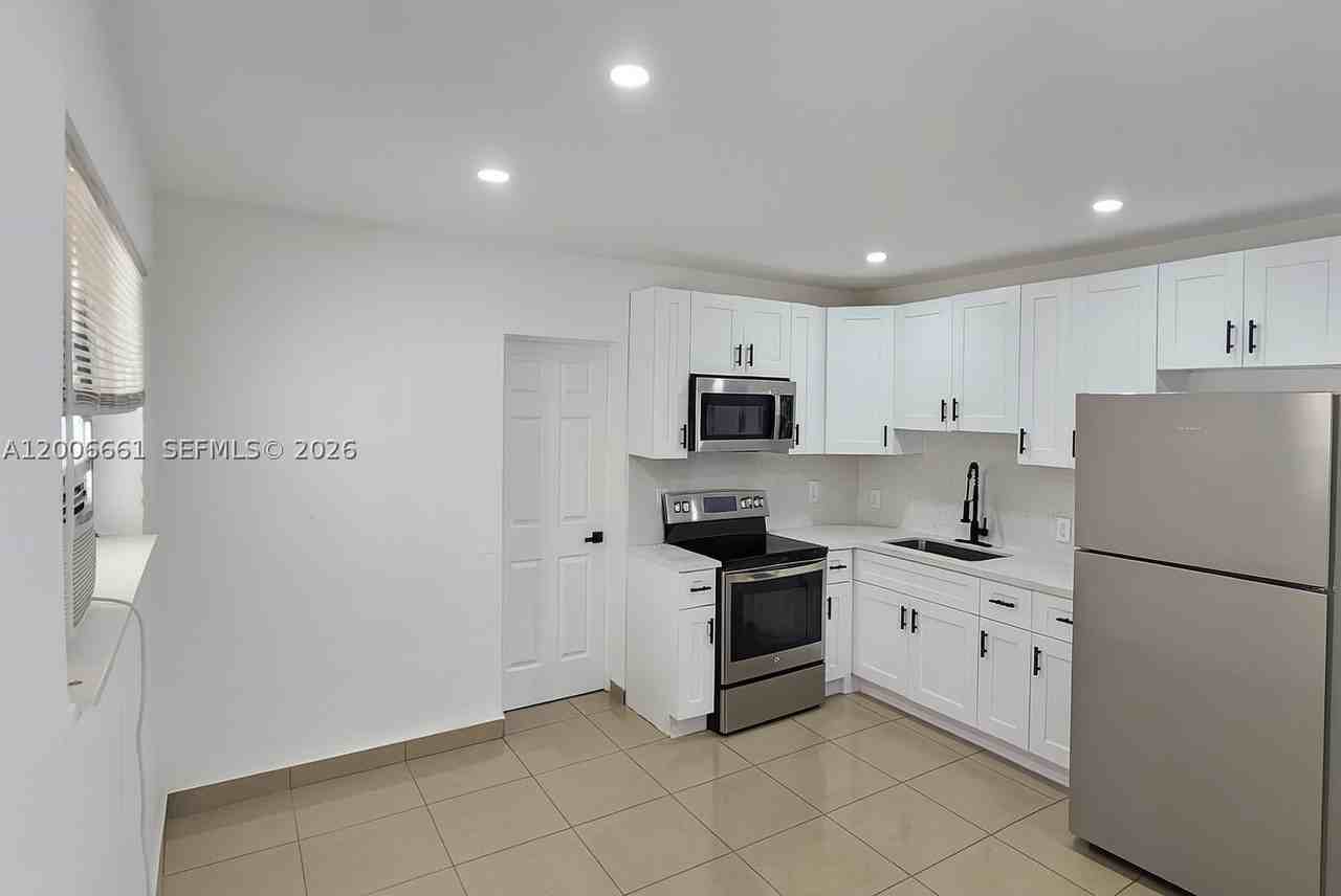 1046 Foster Rd #0 - Photo 6 of 7