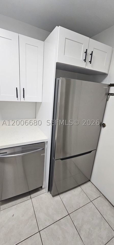 6884 N Kendall Dr #C404 - Photo 5 of 19