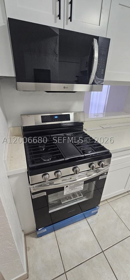 6884 N Kendall Dr #C404 - Photo 6 of 19