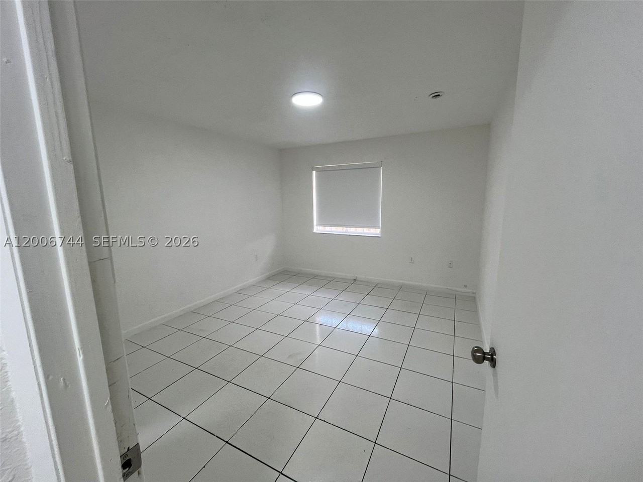 15741 Nw 40th Ct #B - Photo 7 of 10