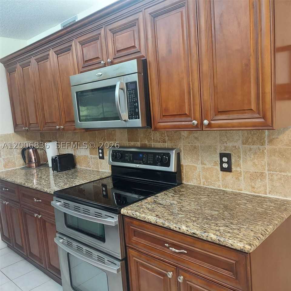 12501 Sw 14th St #209R - Photo 6 of 20