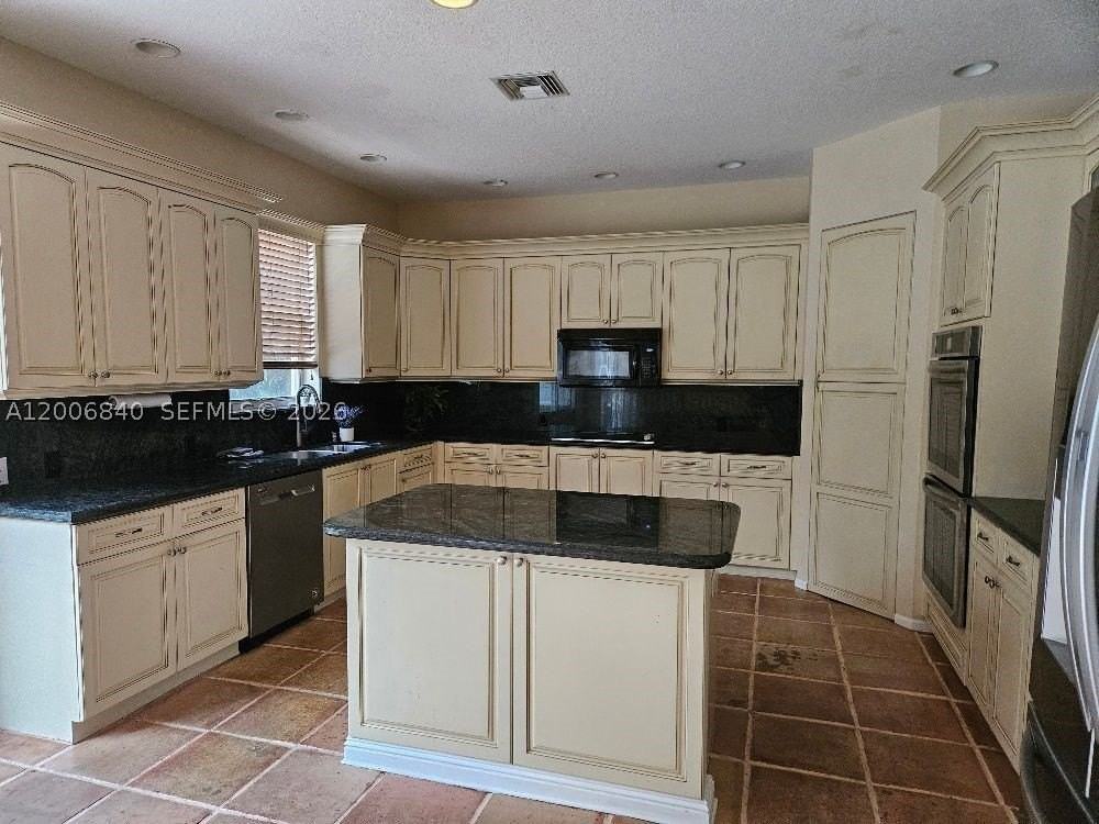 6352 Squirewood Way - Photo 7 of 16