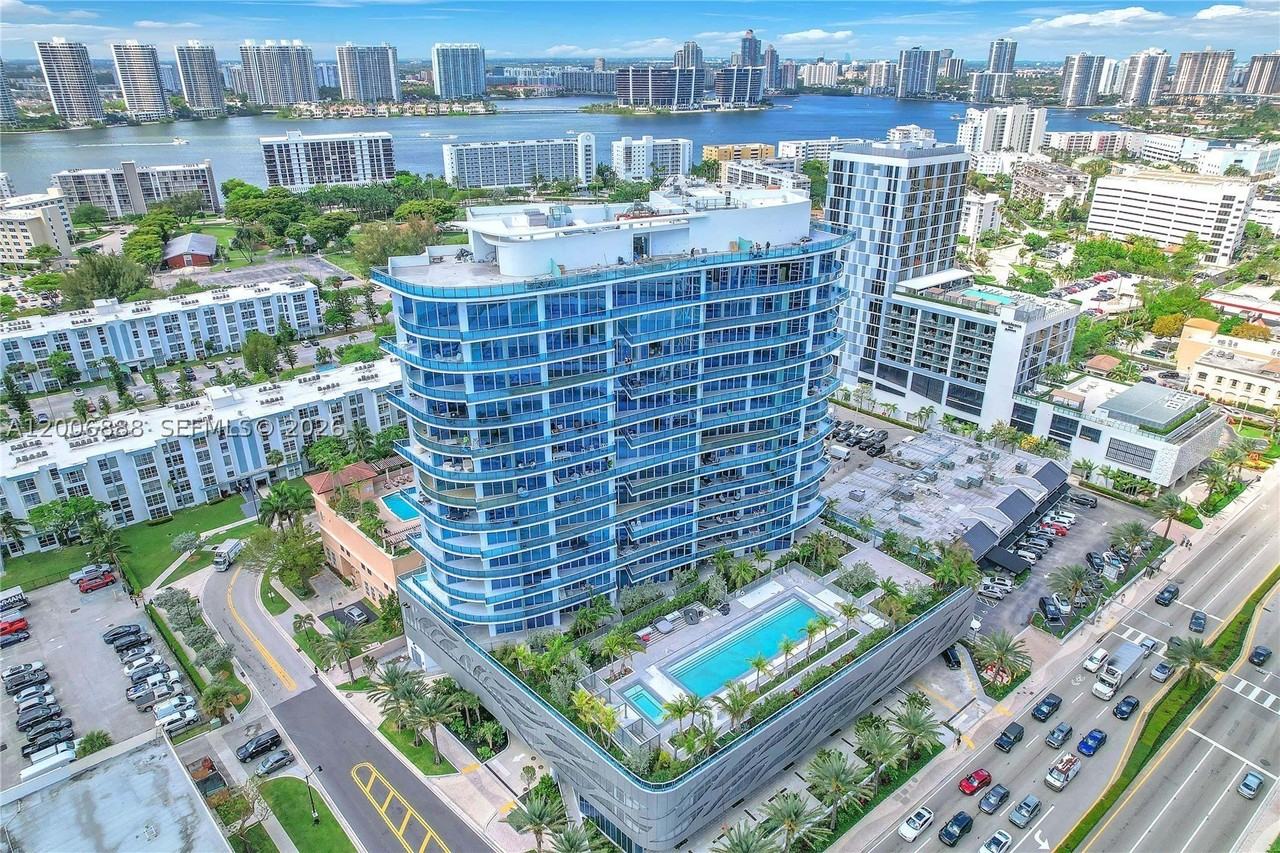17550 Collins Ave #1002