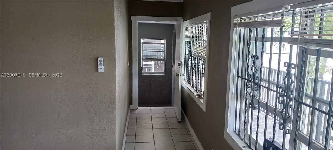 2272 Sw 8th St #3 - Photo 6 of 23