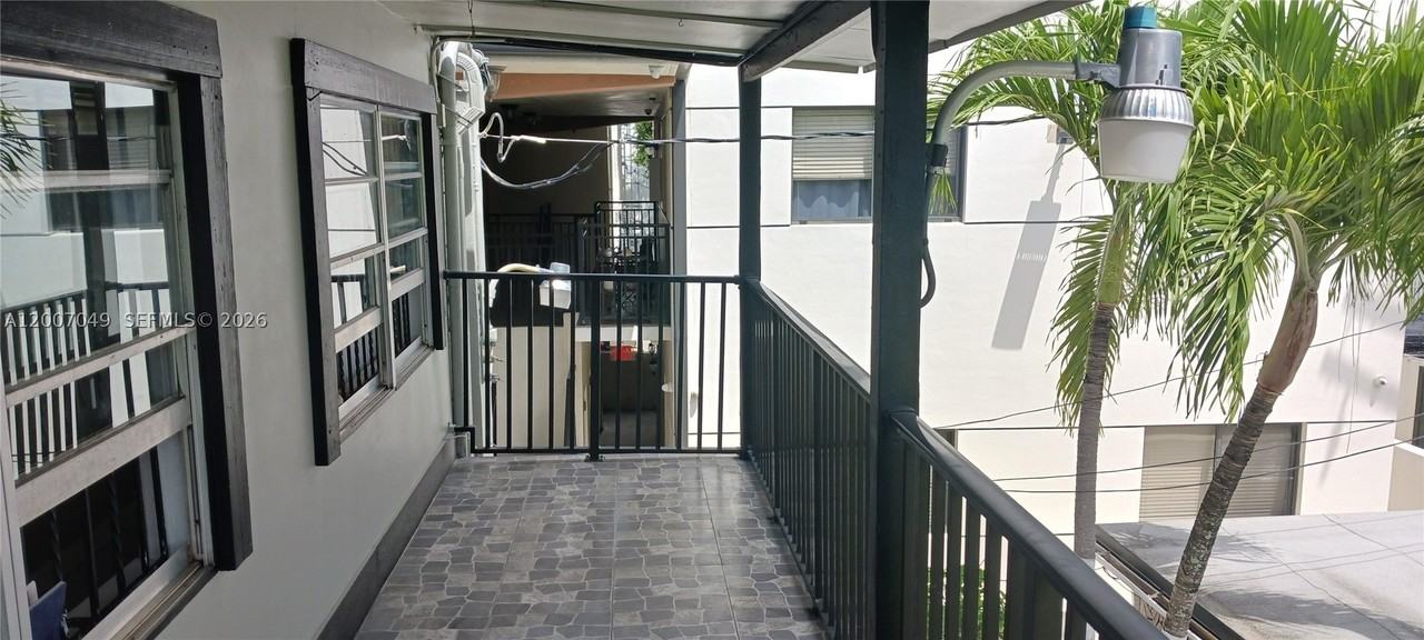2272 Sw 8th St #3 - Photo 7 of 23