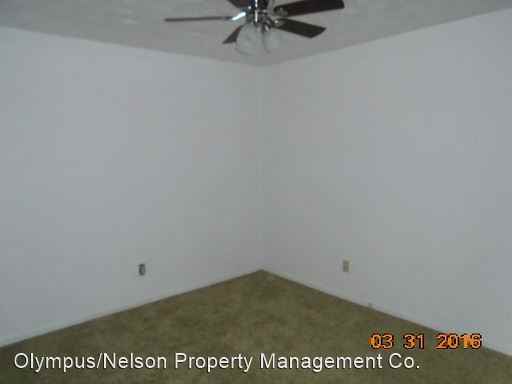 105 N Rock Island St - Photo 2 of 6