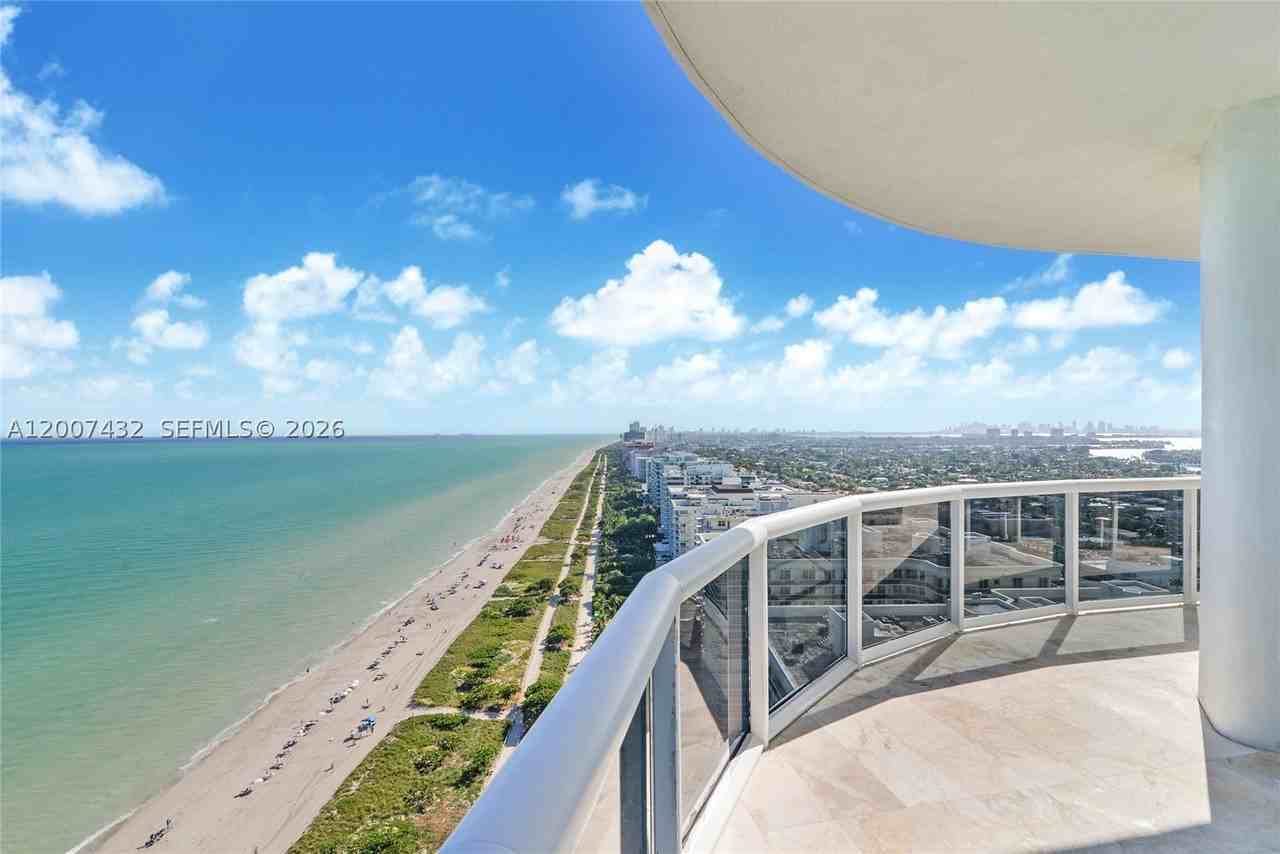 9601 Collins Ave #T4 - Photo 7 of 10