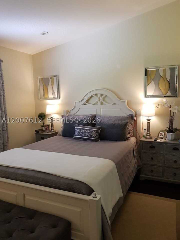 930 Ne 33rd Ter #202 - Photo 7 of 7