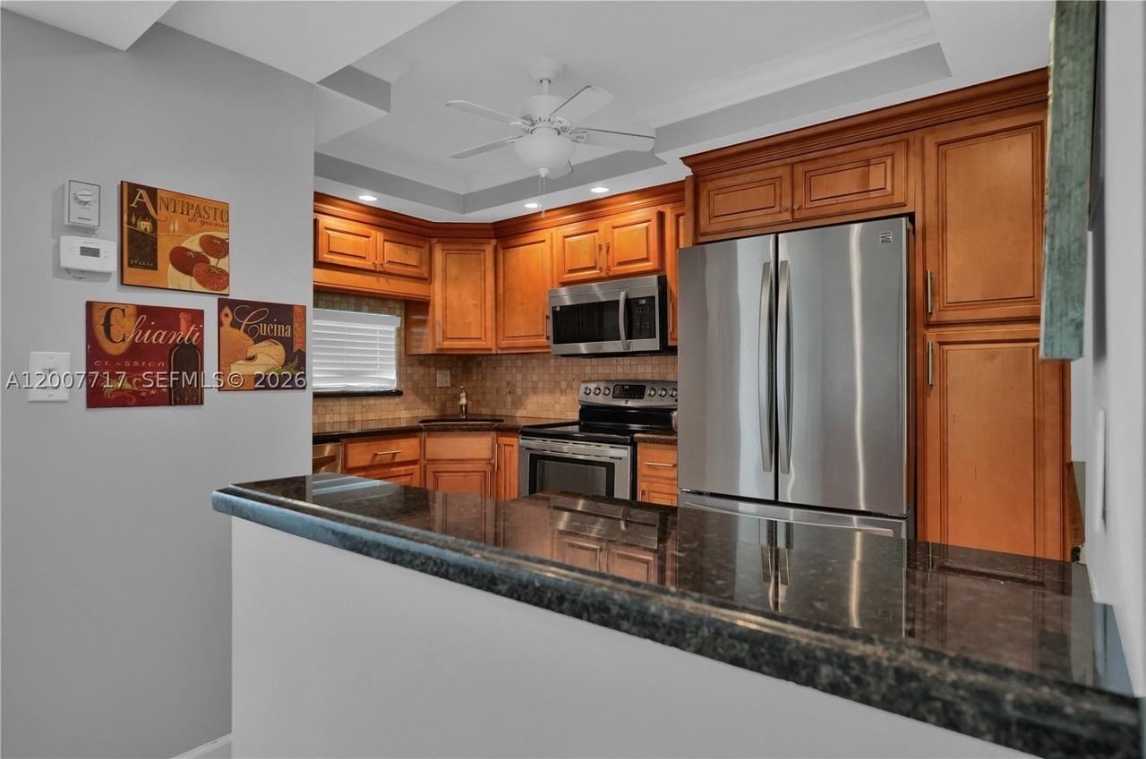 8941 S Hollybrook Blvd #203 - Photo 4 of 24