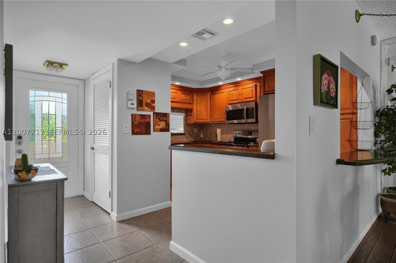 8941 S Hollybrook Blvd #203 - Photo 5 of 24