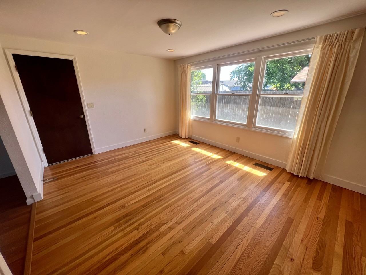 2570 Aztec Ave #1 - Photo 5 of 32