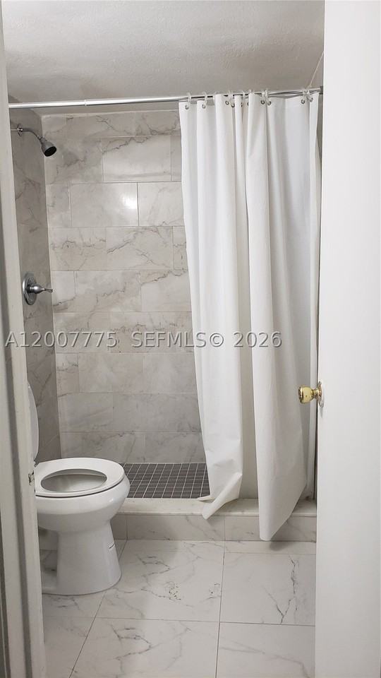 1251 Ne 108th St #215 - Photo 5 of 10