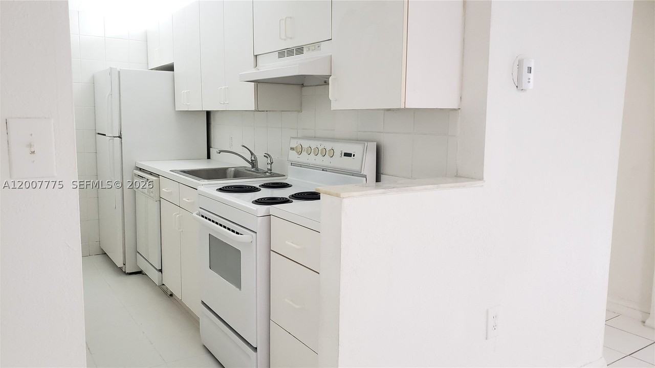 1251 Ne 108th St #215 - Photo 7 of 10