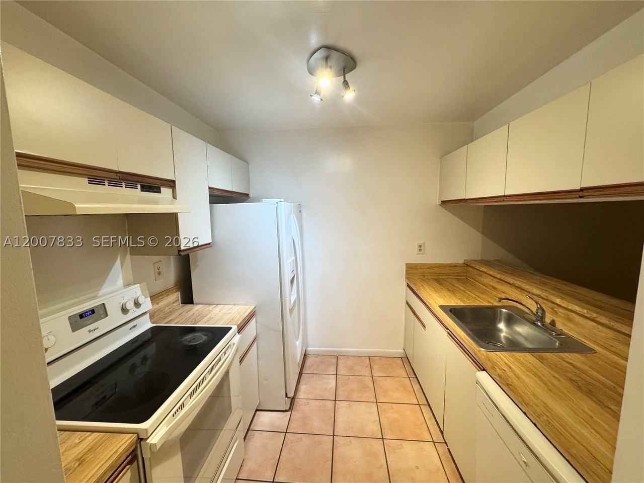 11251 Sw 13th St #201 - Photo 6 of 15