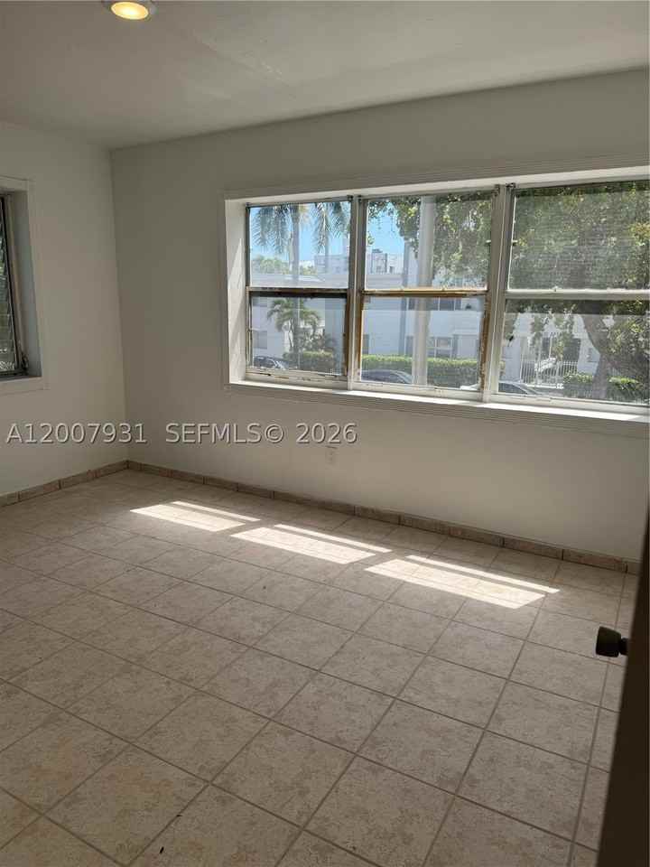 7300 Harding Ave #21 - Photo 4 of 6
