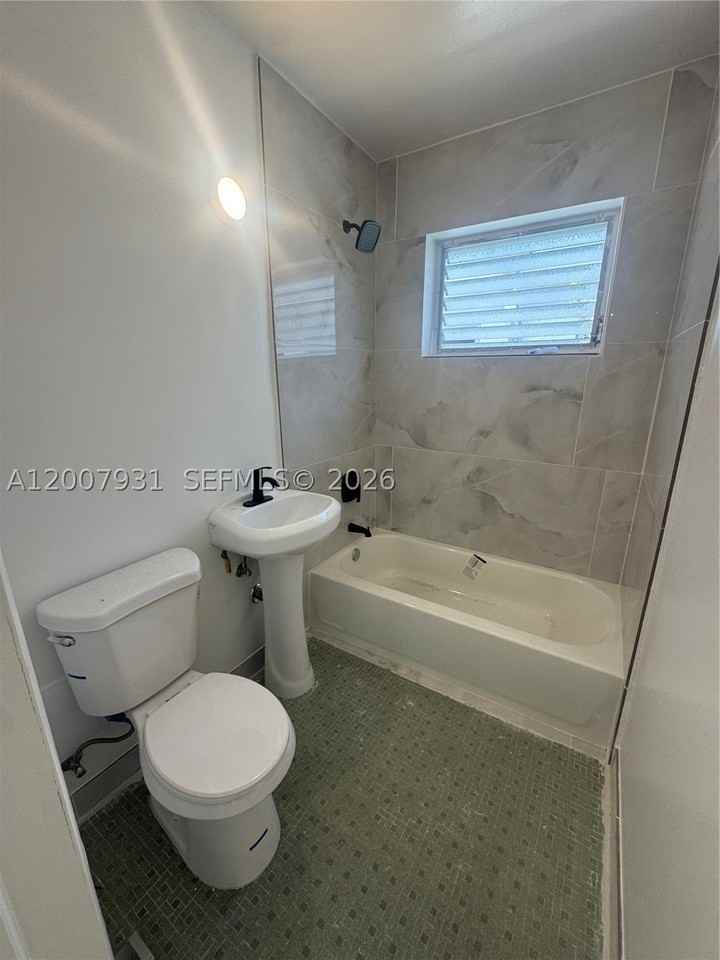 7300 Harding Ave #21 - Photo 5 of 6