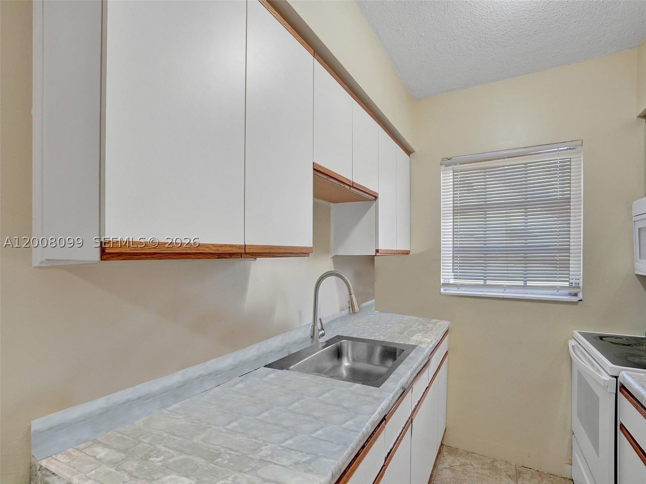 1211 Ne 23rd Ave #2 - Photo 5 of 12
