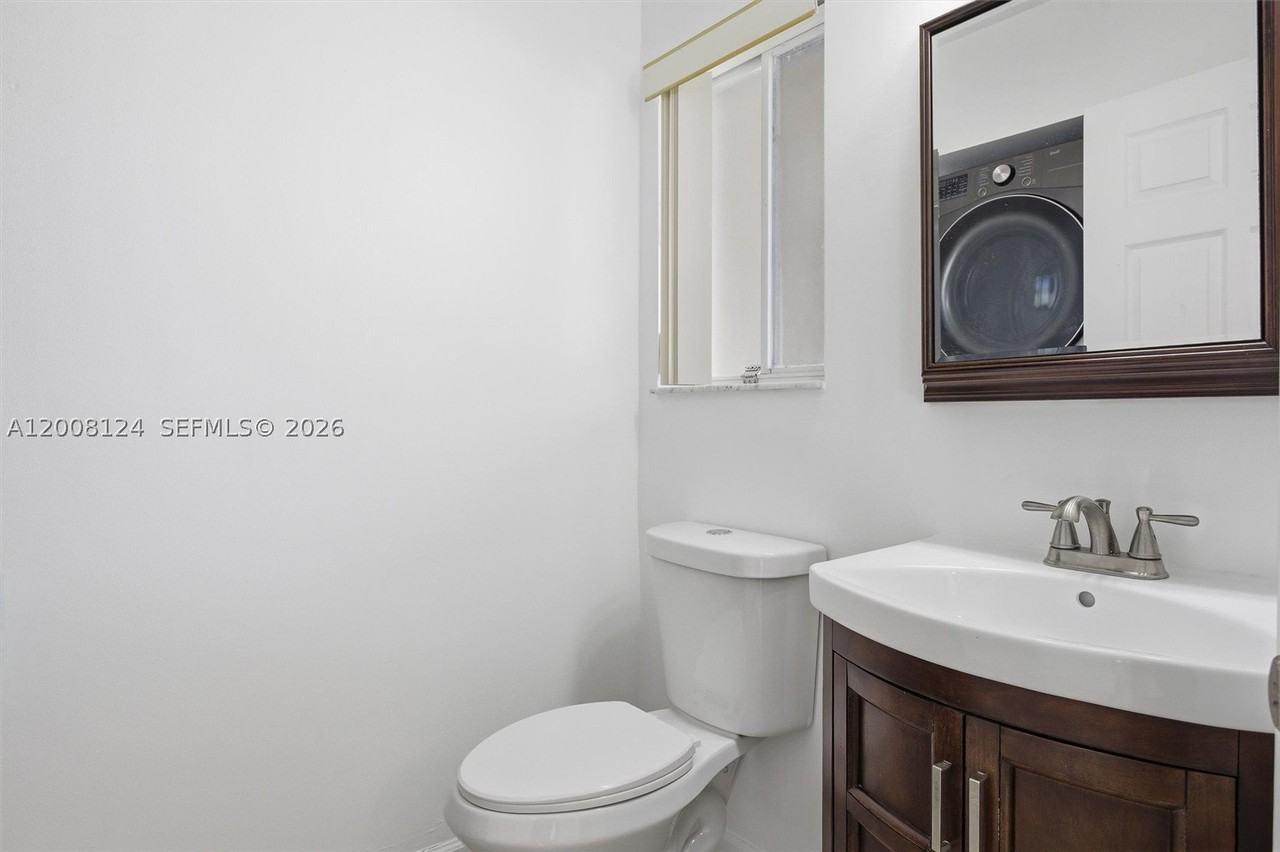 17530 Sw 139th Ct - Photo 5 of 35