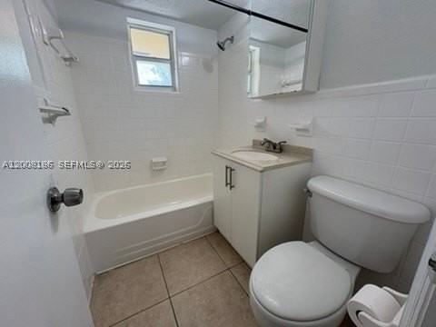 241 S Royal Poinciana Blvd #310 - Photo 5 of 9
