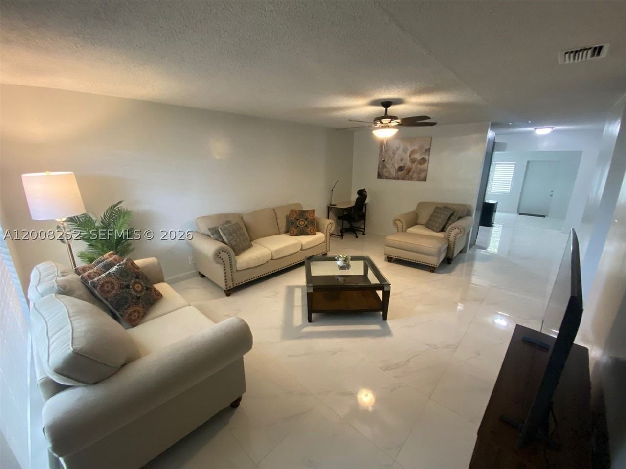 1740 Ne 56th St - Photo 6 of 25