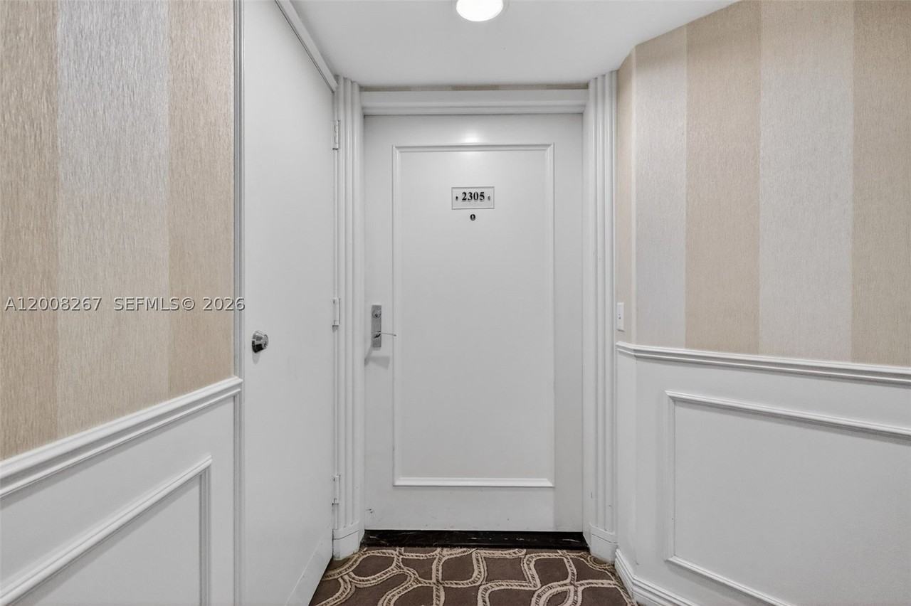 3000 Island Blvd #2305 - Photo 4 of 40