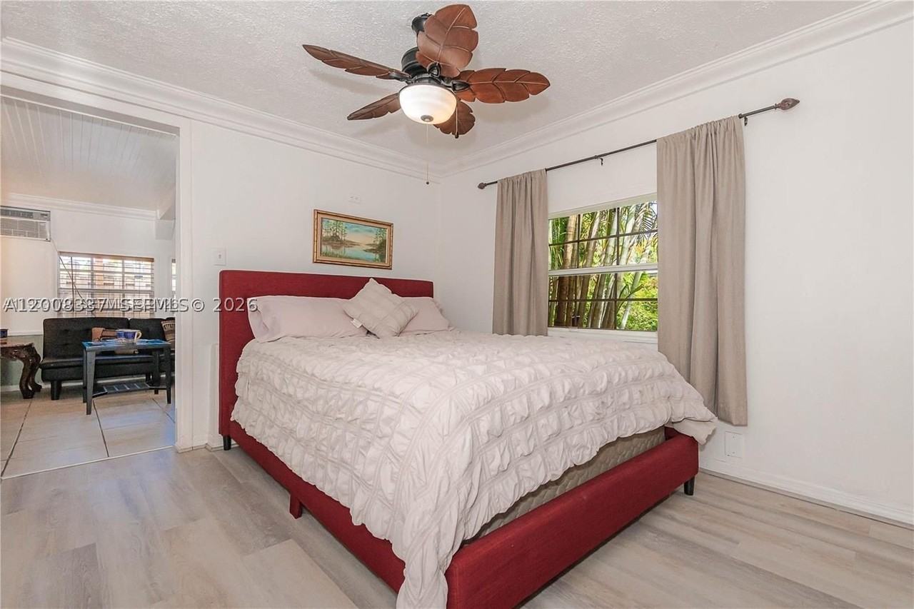 1611 Fletcher St #2 - Photo 6 of 16