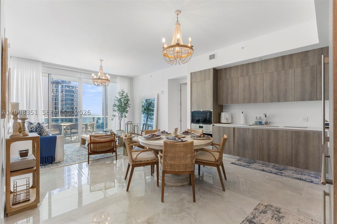 17550 Collins Ave #802